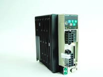 OMRON AC SERVO DRIVER (R88D-GP04H-Z)