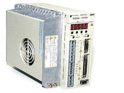 YASKAWA SERVOPACK (SGDM-10ADA)