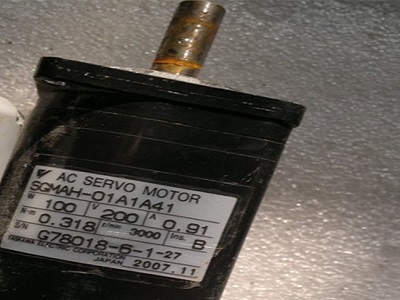YASKAWA AC SERVO MOTOR (SGMAH-01A1A41)
