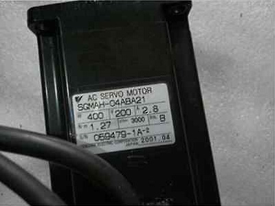 YASKAWA AC SERVO MOTOR (SGMAH-04ABA21)