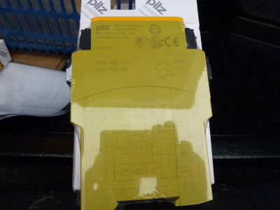 PILZ SAFETY RELAY (PNOZ e2.1p)